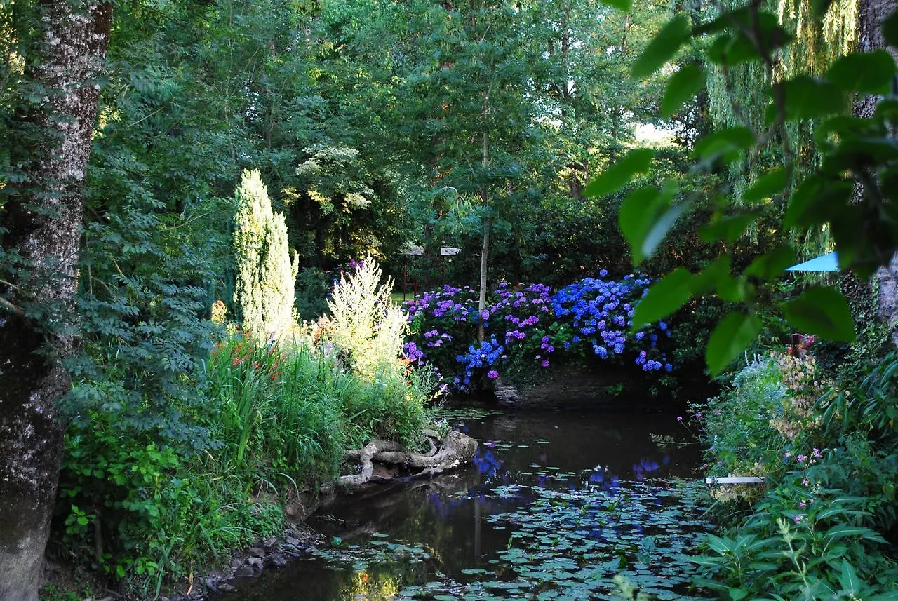 Le Moulin Du Bignon Bed & Breakfast Lassy France